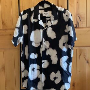 Wax London Didcot Shirt in Black Poppy